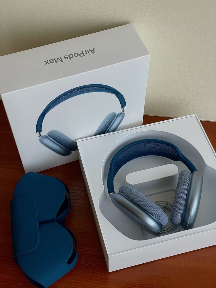 AirPods Max  - Premium Ear Wireless Headphones